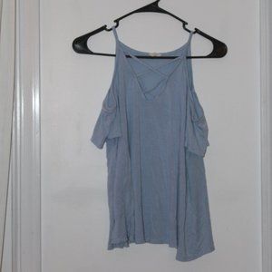 Cold Shoulder Criss Cross Tee